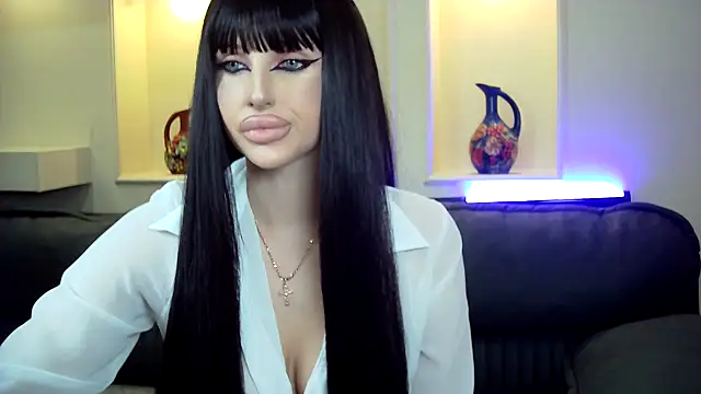 Snapshot of Lady_Joli chatting on 12.18.25 Lady Joli online show from 12.18.25