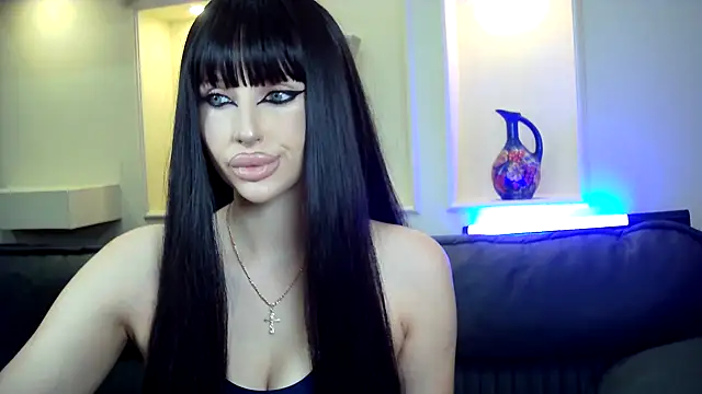 Snapshot of Lady_Joli chatting on 12.20.25 Lady Joli online show from 12.20.25