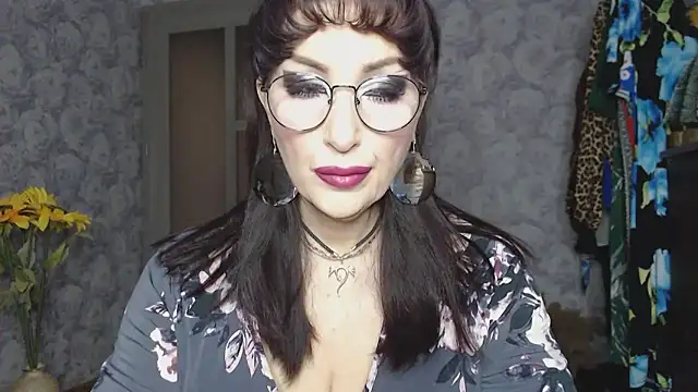 Snapshot of Aziza1 chatting on 03.24.26 Aziza1 online show from 03.24.26