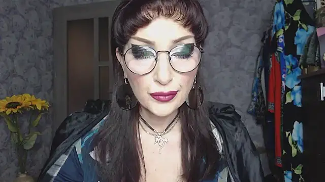 Snapshot of Aziza1 chatting on 04.15.26 Aziza1 online show from 04.15.26