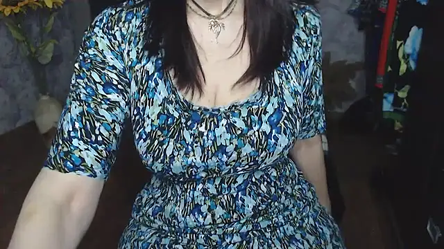 Snapshot of Aziza1 chatting on 04.15.26 Aziza1 online show from 04.15.26