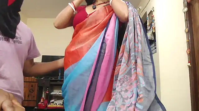 Snapshot of Elina_Raj chatting on 02.26.25 Elina Raj online show from 02.26.25