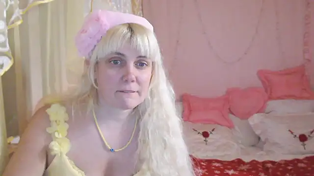 Snapshot of SunnySylvia chatting on 01.31.25 SunnySylvia online show from 01.31.25