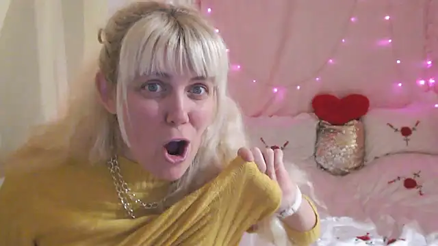 SunnySylvia online show from 03.25.26