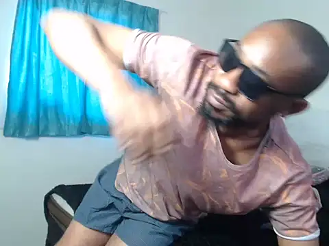 Snapshot of Ogmelo chatting on 07.20.26 Ogmelo online show from 07.20.26