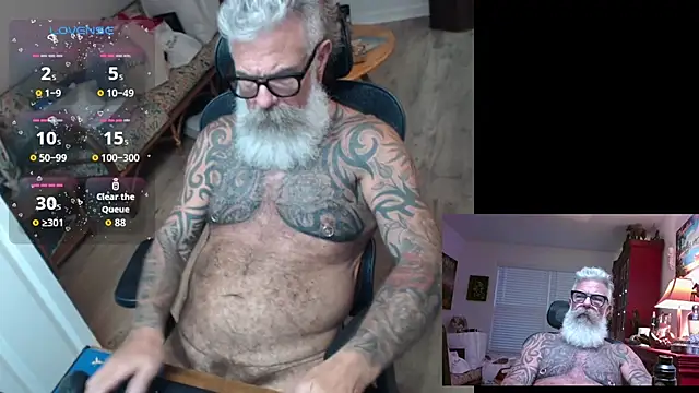 Snapshot of njdbear chatting on 08.03.26 njdbear online show from 08.03.26