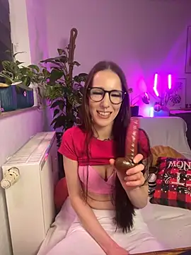 Snapshot of Trixie-Tainted chatting on 12.28.24 Trixie-Tainted online show from 12.28.24