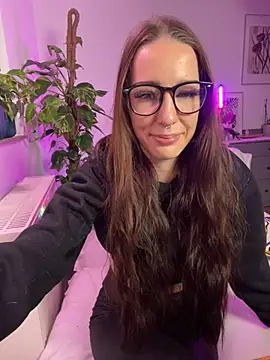 Snapshot of Trixie-Tainted chatting on 01.04.25 Trixie-Tainted online show from 01.04.25