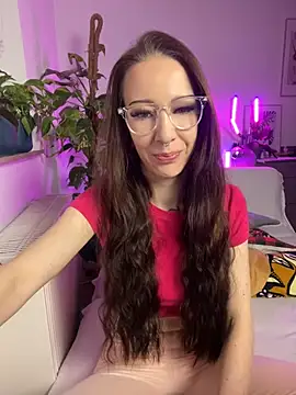 Snapshot of Trixie-Tainted chatting on 01.07.25 Trixie-Tainted online show from 01.07.25