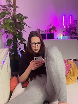 Snapshot of Trixie-Tainted chatting on 01.08.25 Trixie-Tainted online show from 01.08.25