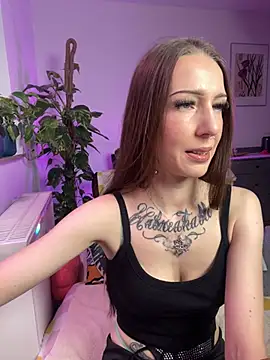 Snapshot of Trixie-Tainted chatting on 01.14.25 Trixie-Tainted online show from 01.14.25