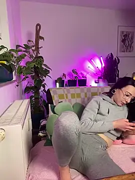 Snapshot of Trixie-Tainted chatting on 02.17.25 Trixie-Tainted online show from 02.17.25