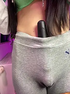 Snapshot of Trixie-Tainted chatting on 02.19.25 Trixie-Tainted online show from 02.19.25