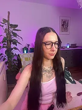 Snapshot of Trixie-Tainted chatting on 02.28.25 Trixie-Tainted online show from 02.28.25