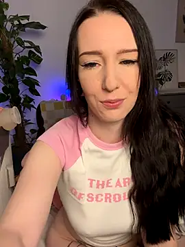 Snapshot of Trixie-Tainted chatting on 09.27.25 Trixie-Tainted online show from 09.27.25