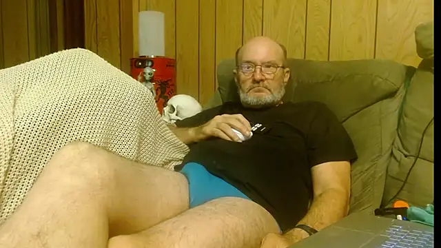 Snapshot of snickers1 chatting on 10.05.25 snickers1 online show from 10.05.25