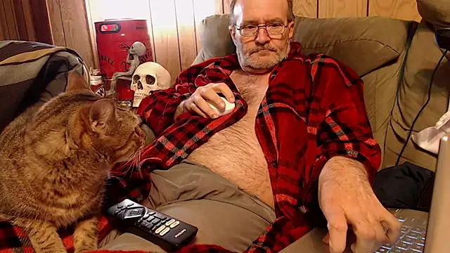 Snapshot of snickers1 chatting on 11.12.25 snickers1 online show from 11.12.25