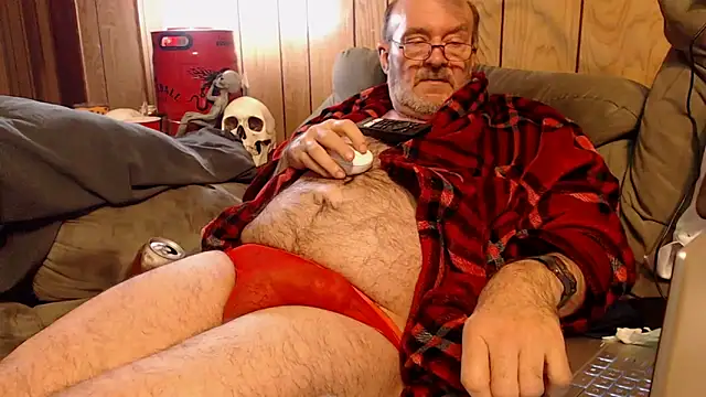 Snapshot of snickers1 chatting on 11.17.25 snickers1 online show from 11.17.25