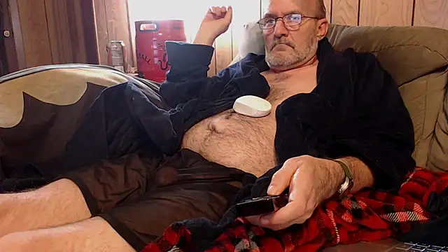 Snapshot of snickers1 chatting on 12.05.25 snickers1 online show from 12.05.25