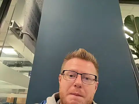 Snapshot of fmodel chatting on 01.23.25 fmodel online show from 01.23.25