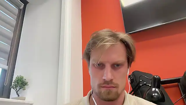 fmodel online show from 03.11.26