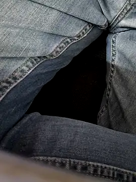 Leo Big online show from 10.21.25