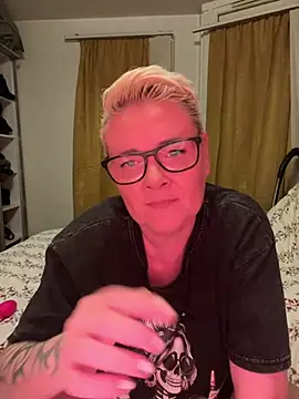 Snapshot of Gizzithehotone chatting on 02.27.26 Gizzithehotone online show from 02.27.26