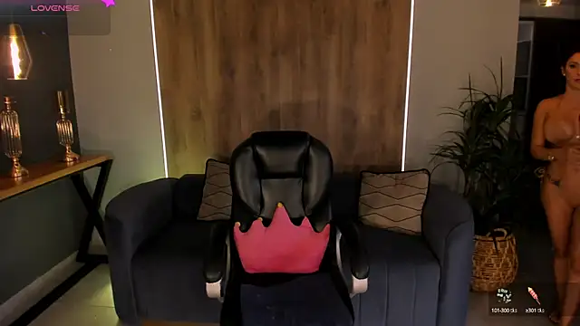 DannieSmith1 online show from 12.15.24