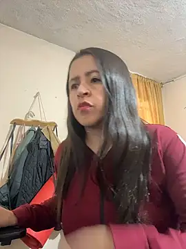 Snapshot of latinfemale chatting on 04.27.26 latinfemale online show from 04.27.26