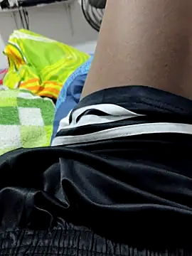 Snapshot of Jheronn28 chatting on 10.15.25 Jheronn28 online show from 10.15.25