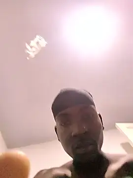 Snapshot of Jheronn28 chatting on 03.04.26 Jheronn28 online show from 03.04.26