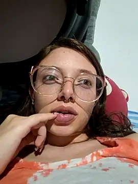 Snapshot of linda-schmidt chatting on 06.16.26 linda-schmidt online show from 06.16.26