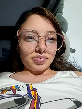 Snapshot of linda-schmidt chatting on 06.17.26 linda-schmidt online show from 06.17.26
