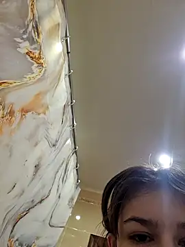 Snapshot of alyssa_sweet chatting on 12.15.25 alyssa sweet online show from 12.15.25