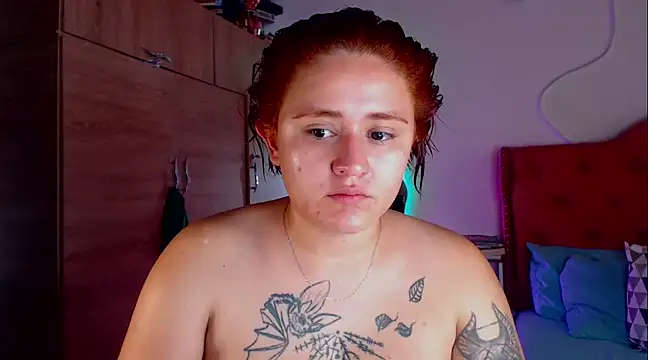 Snapshot of laurabeck chatting on 12.04.24 laurabeck online show from 12.04.24