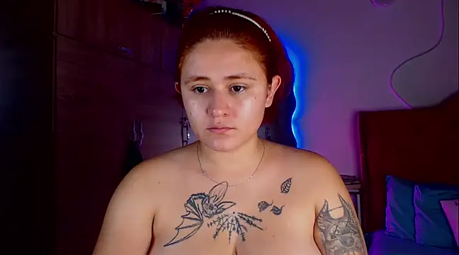 Snapshot of laurabeck chatting on 12.06.24 laurabeck online show from 12.06.24