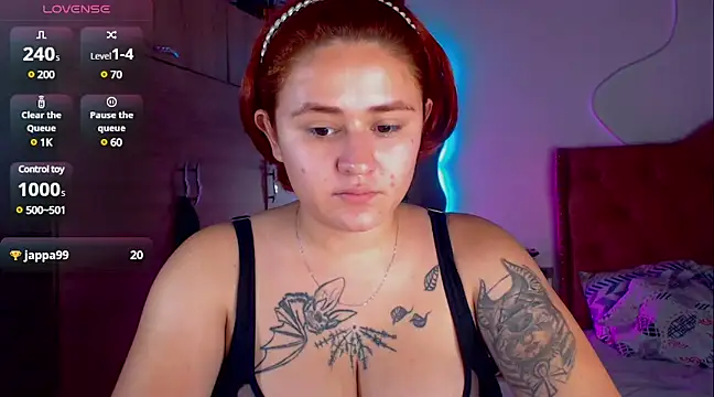 Snapshot of laurabeck chatting on 12.27.24 laurabeck online show from 12.27.24