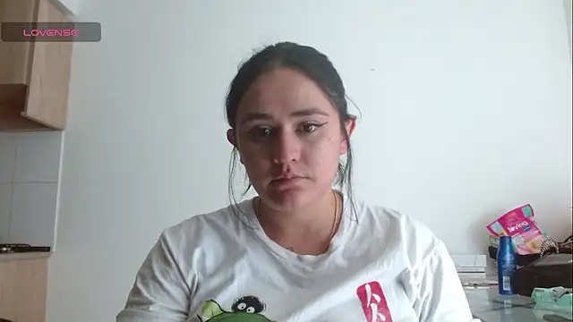 Snapshot of laurabeck chatting on 03.25.26 laurabeck online show from 03.25.26