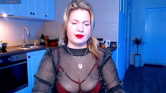 Snapshot of HotTiffani chatting on 01.30.25 HotTiffani online show from 01.30.25