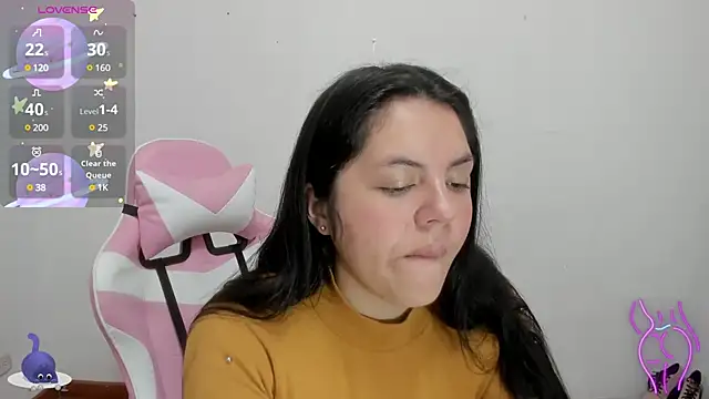 Snapshot of Anal_Milky_Momma chatting on 01.28.25 Anal Milky Momma online show from 01.28.25