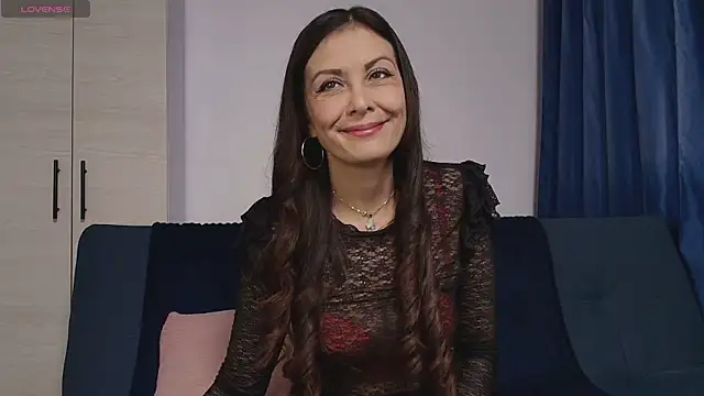 Snapshot of Swetisabella01 chatting on 04.28.26 Swetisabella01 online show from 04.28.26