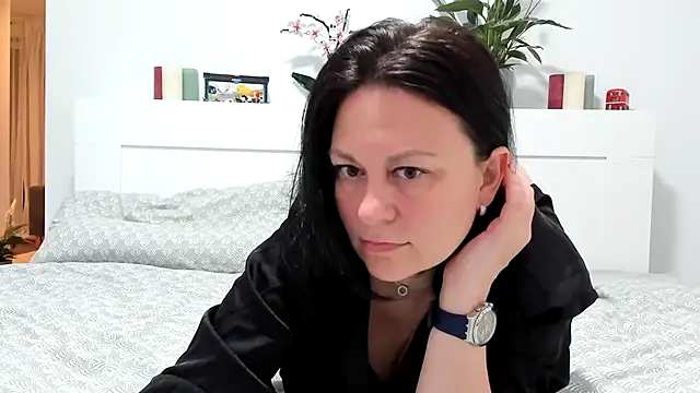 Snapshot of BritttanyBrix chatting on 04.21.26 BritttanyBrix online show from 04.21.26