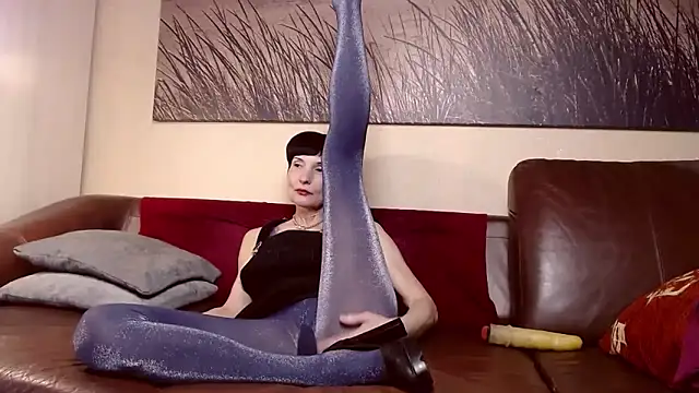 ElizabethLong online show from 03.16.25