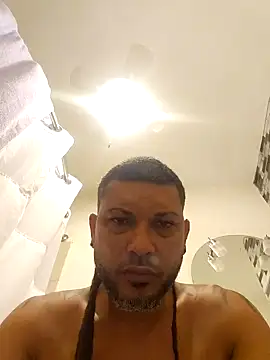 Snapshot of tropikboy chatting on 10.27.25 tropikboy online show from 10.27.25