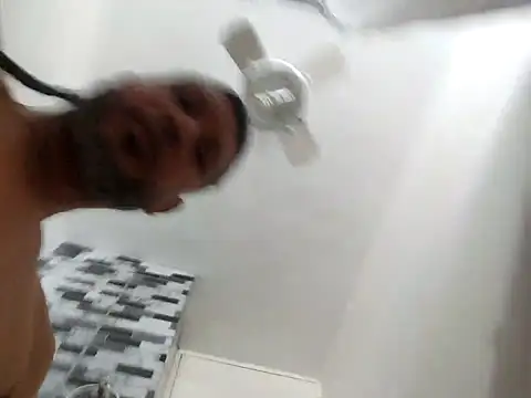 Snapshot of tropikboy chatting on 11.02.25 tropikboy online show from 11.02.25