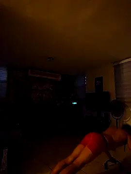 Snapshot of tropikboy chatting on 11.03.25 tropikboy online show from 11.03.25