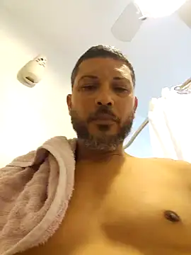 Snapshot of tropikboy chatting on 11.14.25 tropikboy online show from 11.14.25