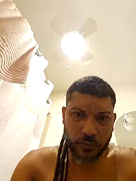 Snapshot of tropikboy chatting on 11.17.25 tropikboy online show from 11.17.25