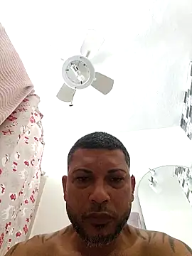 Snapshot of tropikboy chatting on 11.28.25 tropikboy online show from 11.28.25