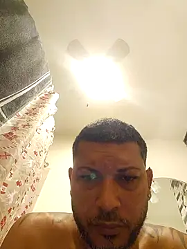 Snapshot of tropikboy chatting on 12.05.25 tropikboy online show from 12.05.25